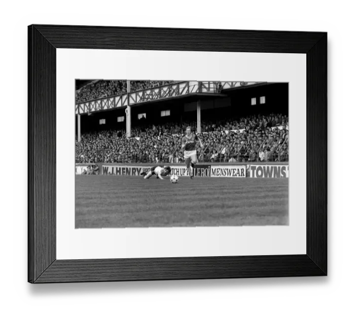 Framed Print : English League Division One match. Everton 1 v Ipswich Town 1 Framed Print : English League Division One match. Everton 1 v Ipswich Town 1