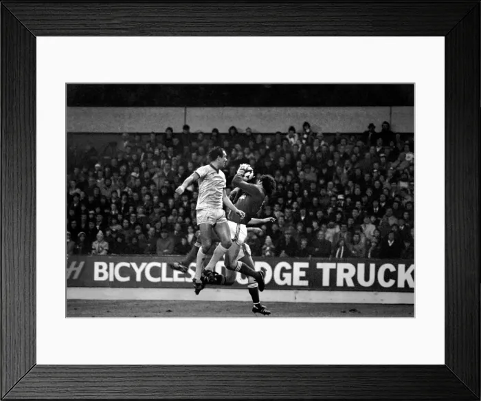 Framed Print : English League Division One match. Nottingham Forest 0 v Liverpool 2 Framed Print : English League Division One match. Nottingham Forest 0 v Liverpool 2