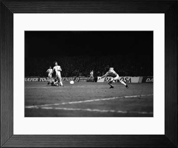 Framed Print : English League Division One match. Manchester City 1 v Aston Villa 0 Framed Print : English League Division One match. Manchester City 1 v Aston Villa 0