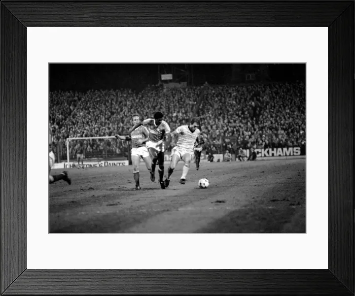 Framed Print : English League Division One match. Nottingham Forest 0 v Liverpool 2 Framed Print : English League Division One match. Nottingham Forest 0 v Liverpool 2