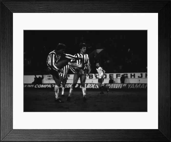 Framed Print : English League Division Two match. Sheffield Wednesday 3 v Watford 1 Framed Print : English League Division Two match. Sheffield Wednesday 3 v Watford 1