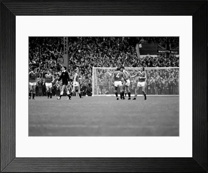 Framed Print : Manchester United 1 v. Swansea 0. Division 1 Football. September 1981 MF03-20-094 Framed Print : Manchester United 1 v. Swansea 0. Division 1 Football. September 1981 MF03-20-094