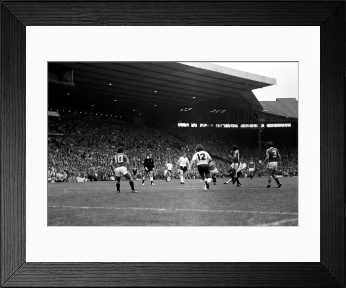 Framed Print : Manchester United 1 v. Swansea 0. Division 1 Football. September 1981 MF03-20 19 / 09 / 1981 Framed Print : Manchester United 1 v. Swansea 0. Division 1 Football. September 1981 MF03-20 19 / 09 / 1981
