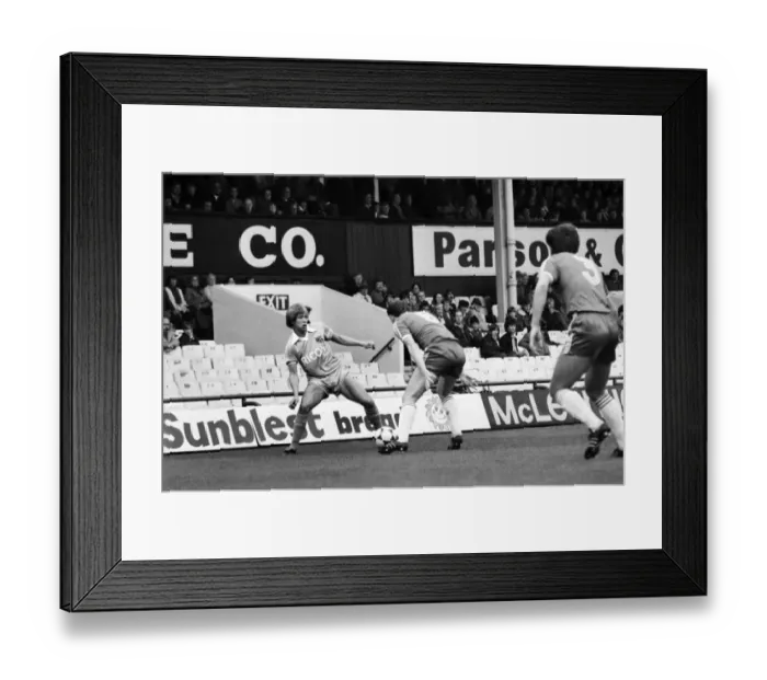 Framed Print : Middlesbrough 3 v. Stoke City 2. Dvision one football September 1981 MF03-21-002 Framed Print : Middlesbrough 3 v. Stoke City 2. Dvision one football September 1981 MF03-21-002