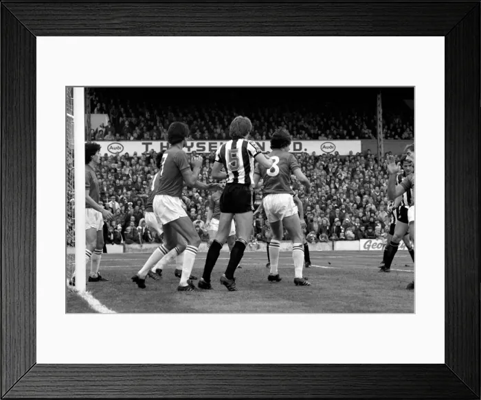 Framed Print : Barnsley 1 v. Newcastle United 0. Division Two Football. 17  /  10  /  1981