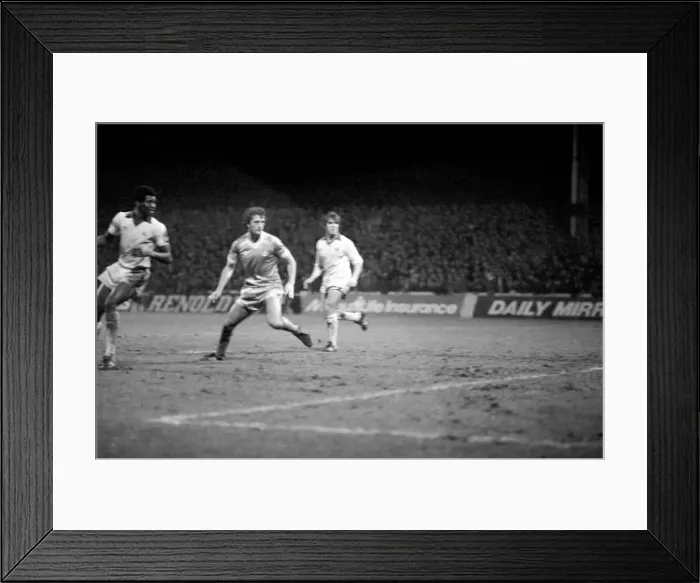Framed Print : English FA Cup Third round match at Maine Road. Manchester City 3 v Cardiff City 1 Framed Print : English FA Cup Third round match at Maine Road. Manchester City 3 v Cardiff City 1