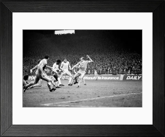 Framed Print : English FA Cup Third round match at Maine Road. Manchester City 3 v Cardiff City 1