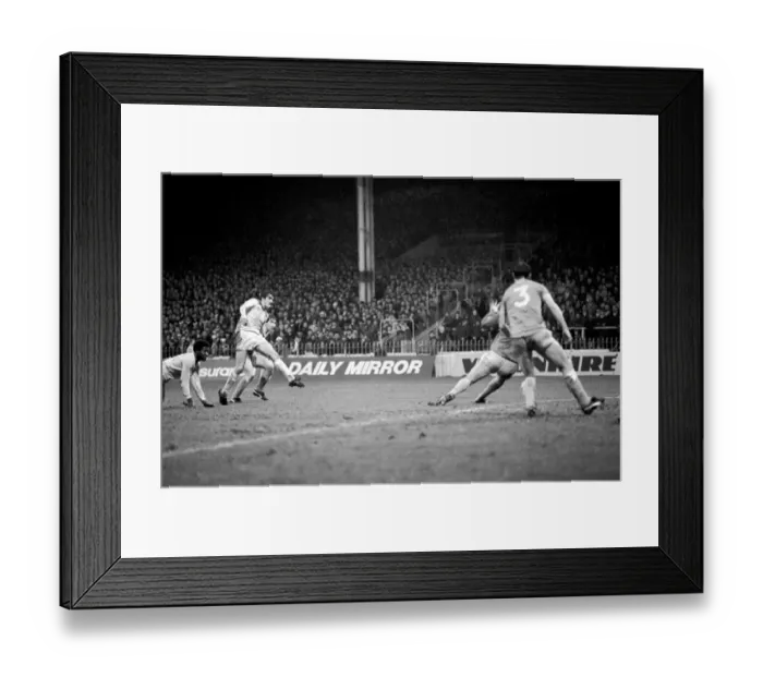 Framed Print : English FA Cup Third round match at Maine Road. Manchester City 3 v Cardiff City 1
