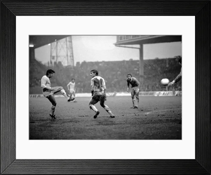 Framed Print : English FA Cup Third round match at Maine Road. Manchester City 3 v Cardiff City 1