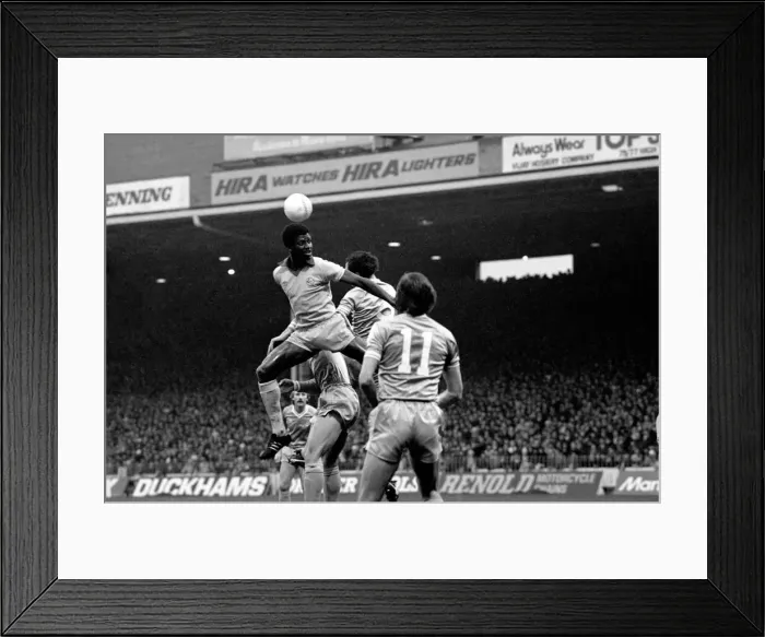 Framed Print : English FA Cup Third round match at Maine Road. Manchester City 3 v Cardiff City 1 Framed Print : English FA Cup Third round match at Maine Road. Manchester City 3 v Cardiff City 1