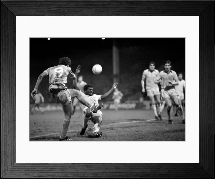 Framed Print : English FA Cup Third round match at Maine Road. Manchester City 3 v Cardiff City 1 Framed Print : English FA Cup Third round match at Maine Road. Manchester City 3 v Cardiff City 1