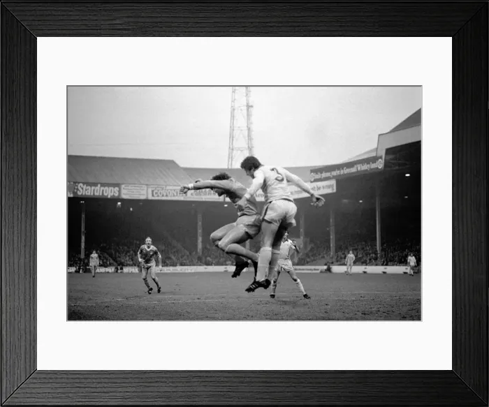 Framed Print : English FA Cup Third round match at Maine Road. Manchester City 3 v Cardiff City 1 Framed Print : English FA Cup Third round match at Maine Road. Manchester City 3 v Cardiff City 1
