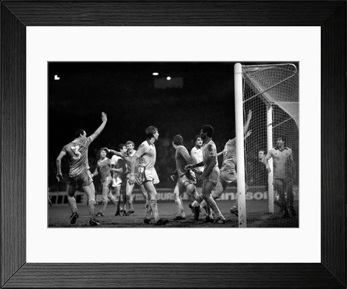 Framed Print : English FA Cup Third round match at Maine Road. Manchester City 3 v Cardiff City 1 Framed Print : English FA Cup Third round match at Maine Road. Manchester City 3 v Cardiff City 1
