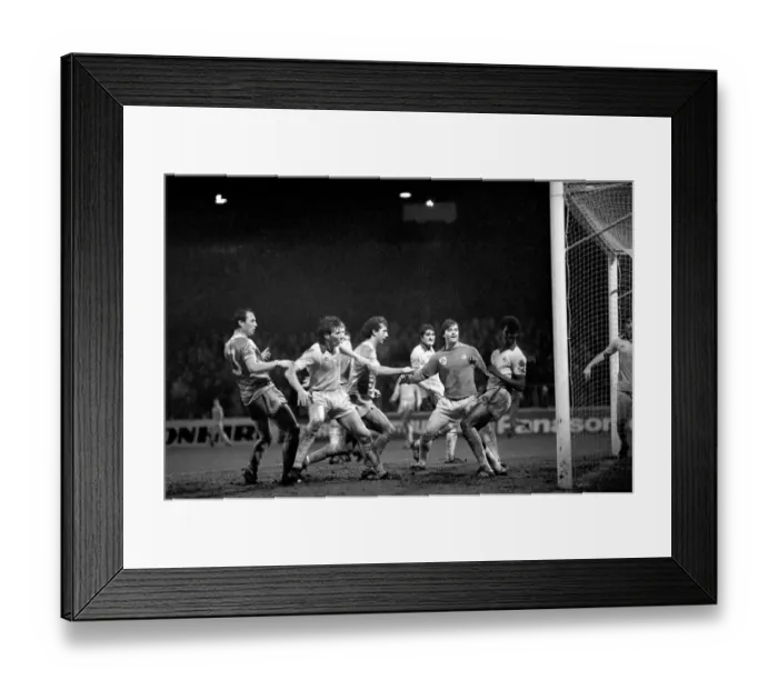 Framed Print : English FA Cup Third round match at Maine Road. Manchester City 3 v Cardiff City 1