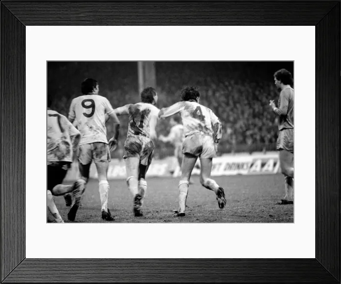 Framed Print : English FA Cup Third round match at Maine Road. Manchester City 3 v Cardiff City 1 Framed Print : English FA Cup Third round match at Maine Road. Manchester City 3 v Cardiff City 1