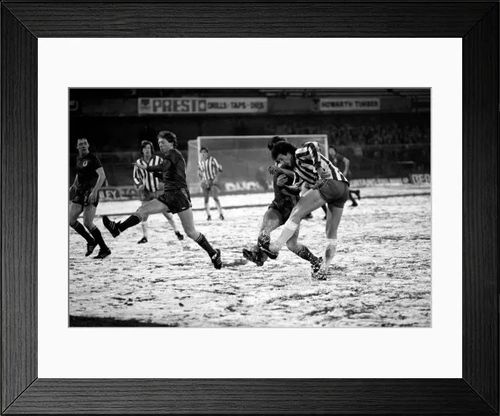 Framed Print : English League Division Two match. Sheffield Wednesday v Blackburn Rovers Framed Print : English League Division Two match. Sheffield Wednesday v Blackburn Rovers