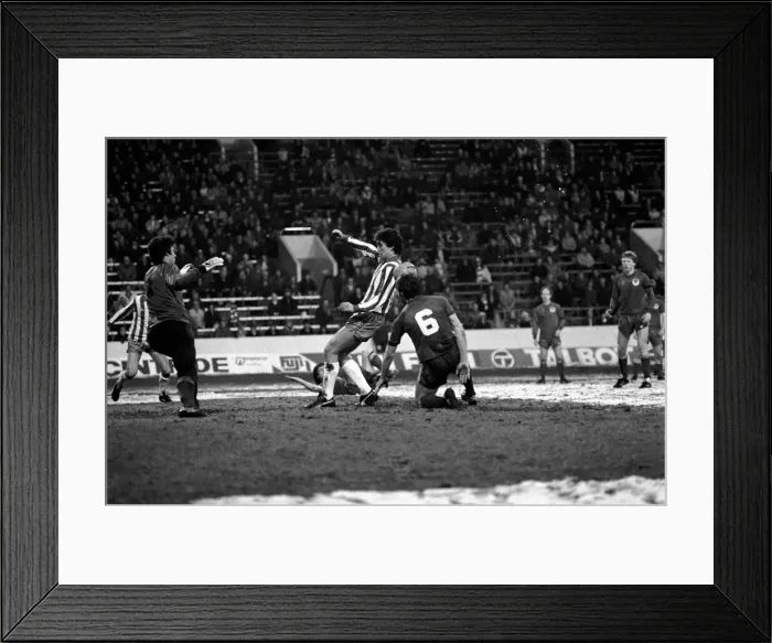 Framed Print : English League Division Two match. Sheffield Wednesday v Blackburn Rovers Framed Print : English League Division Two match. Sheffield Wednesday v Blackburn Rovers