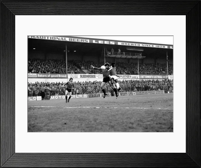 Framed Print : Oldham Athletic v Manchester United. January 1982 MF05-25-021 Framed Print : Oldham Athletic v Manchester United. January 1982 MF05-25-021