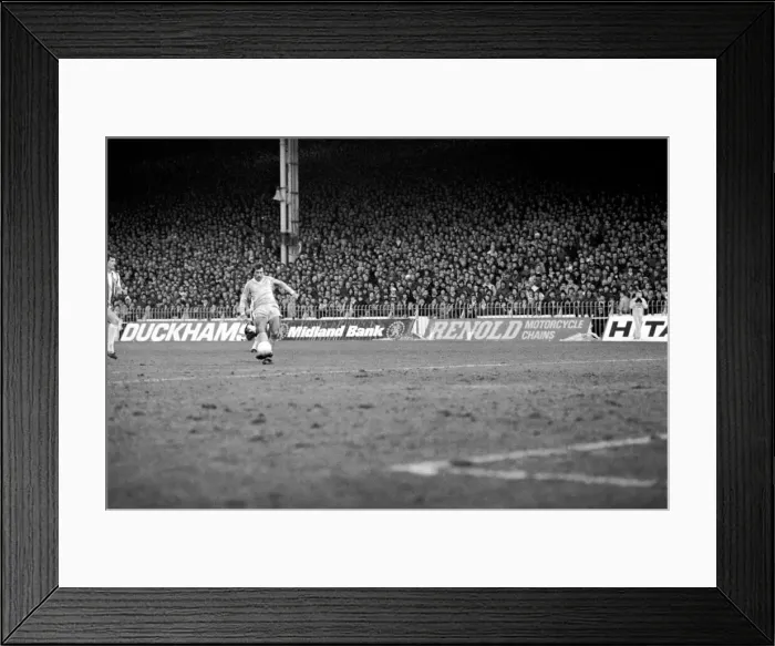 Framed Print : English League Division One match. Manchester City 1 v Stoke City 1 Framed Print : English League Division One match. Manchester City 1 v Stoke City 1
