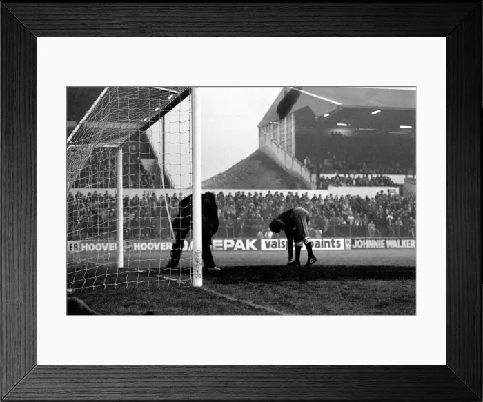 Framed Print : English League Division Two match at Elland Road. Leeds United 2 v Swansea City 0