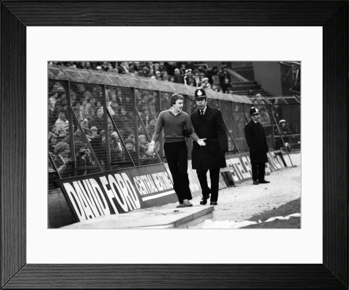 Framed Print : English League Division Two match. Sheffield Wednesday 3 v Luton Town 3 Framed Print : English League Division Two match. Sheffield Wednesday 3 v Luton Town 3