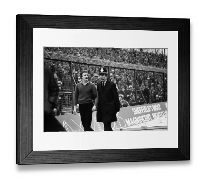 Framed Print : English League Division Two match. Sheffield Wednesday 3 v Luton Town 3 Framed Print : English League Division Two match. Sheffield Wednesday 3 v Luton Town 3