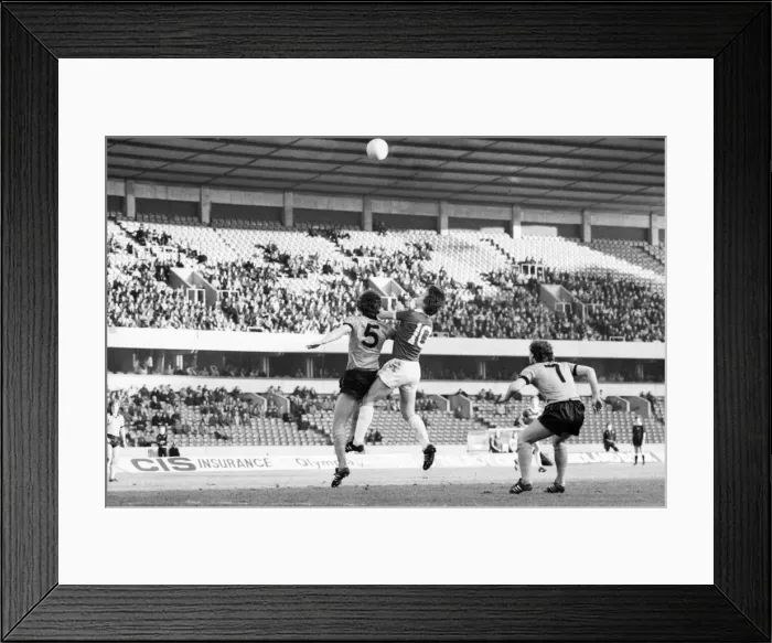 Framed Print : English League Division One match. Wolverhampton Wanderers 0 v Everton 3 Framed Print : English League Division One match. Wolverhampton Wanderers 0 v Everton 3