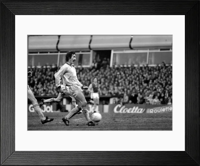 Framed Print : English League Division One match. Aston Villa 0 v Liverpool 3. January 1982 MF05-15-023 Framed Print : English League Division One match. Aston Villa 0 v Liverpool 3. January 1982 MF05-15-023