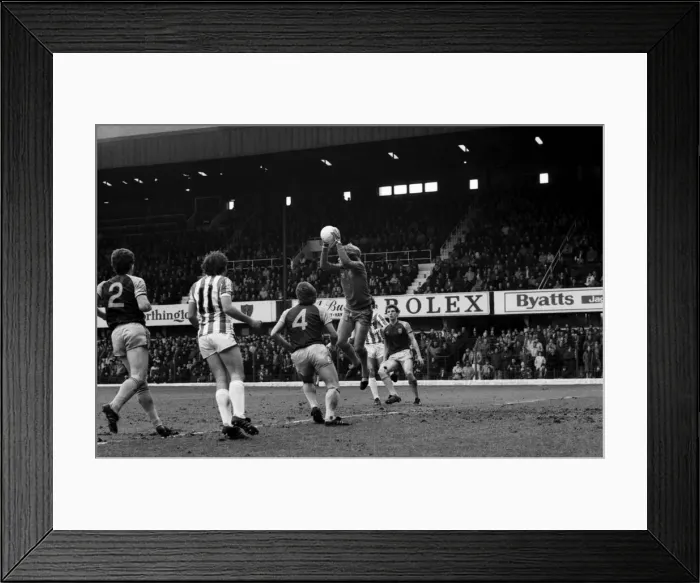 Framed Print : English League Division One match. Stoke City 2 v West Ham United 1 Framed Print : English League Division One match. Stoke City 2 v West Ham United 1