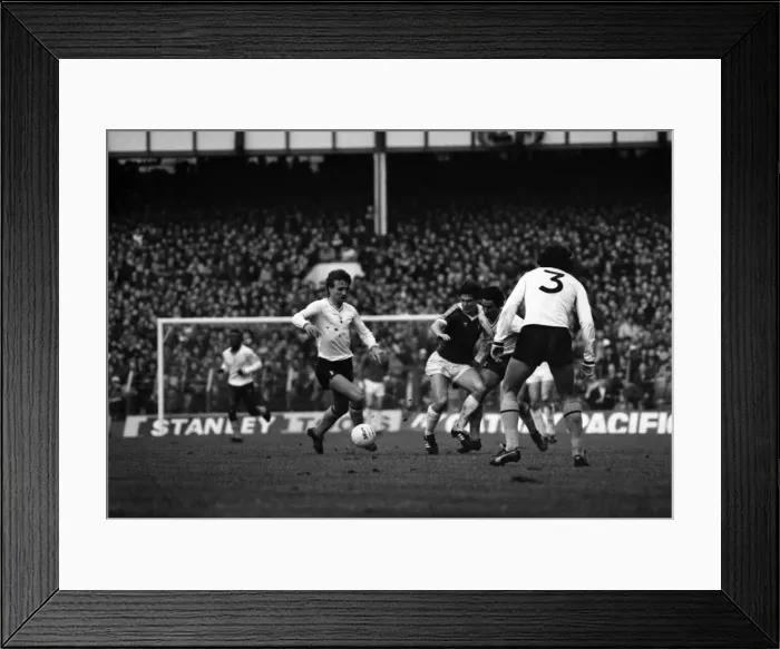 Framed Print : English League Division One match at Goodison Park. Everton 1 v Tottenham Hotspur 1