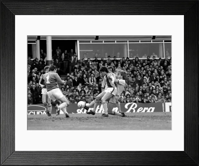 Framed Print : English League Division One match. Aston Villa 0 v Liverpool 3. January 1982 MF05-15-002 Framed Print : English League Division One match. Aston Villa 0 v Liverpool 3. January 1982 MF05-15-002