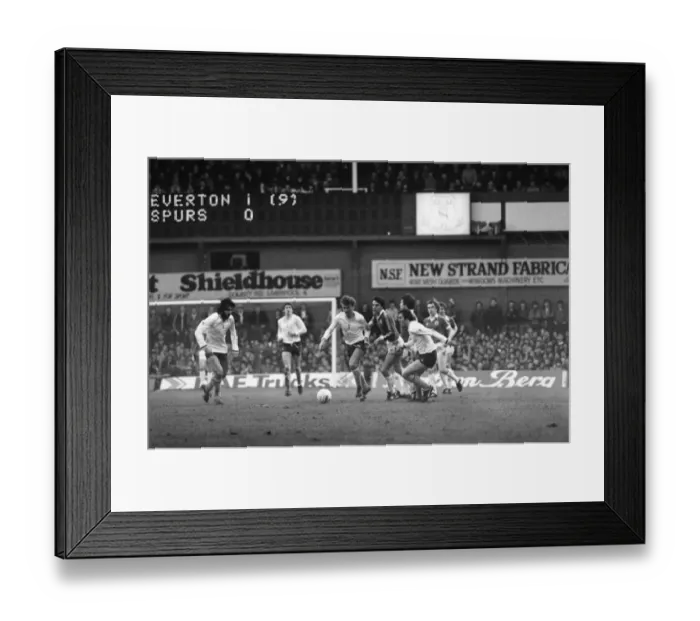 Framed Print : English League Division One match at Goodison Park. Everton 1 v Tottenham Hotspur 1 Framed Print : English League Division One match at Goodison Park. Everton 1 v Tottenham Hotspur 1