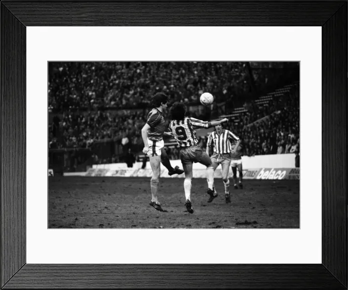 Framed Print : English League Division Two match. Sheffield Wednesday 3 v Luton Town 3