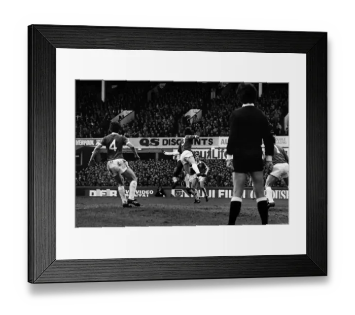 Framed Print : English League Division One match at Goodison Park. Everton 1 v Tottenham Hotspur 1