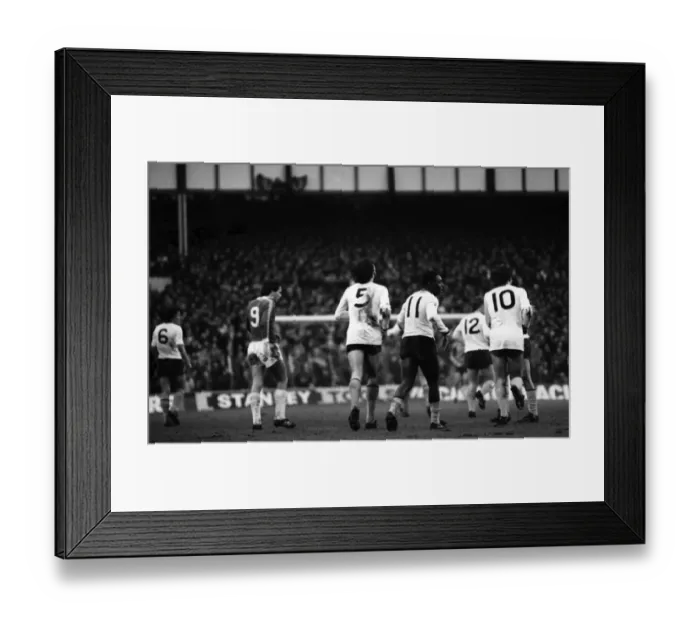 Framed Print : English League Division One match at Goodison Park. Everton 1 v Tottenham Hotspur 1 Framed Print : English League Division One match at Goodison Park. Everton 1 v Tottenham Hotspur 1