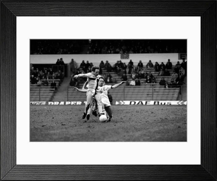 Framed Print : English League Division One matchat Elland Road. Leeds UNited 0 v Coventry City 0 Framed Print : English League Division One matchat Elland Road. Leeds UNited 0 v Coventry City 0