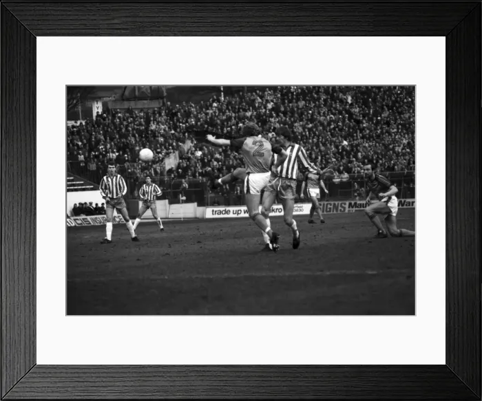Framed Print : English League Division Two match. Sheffield Wednesday 3 v Luton Town 3