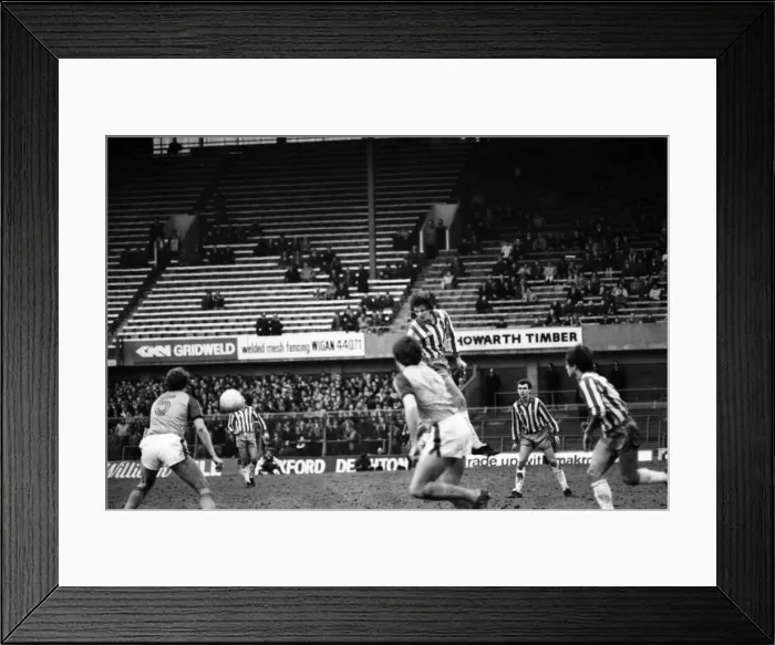 Framed Print : English League Division Two match. Sheffield Wednesday 3 v Luton Town 3