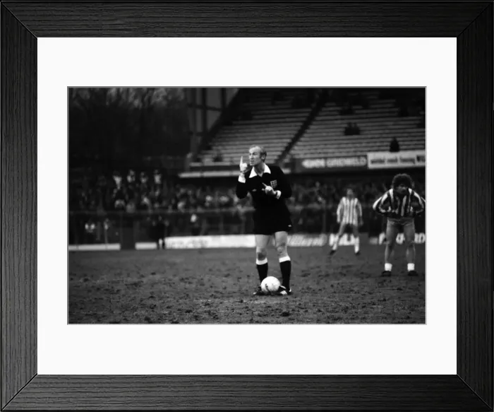 Framed Print : English League Division Two match. Sheffield Wednesday 3 v Luton Town 3