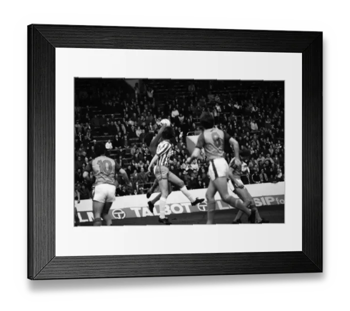 Framed Print : English League Division Two match. Sheffield Wednesday 3 v Luton Town 3 Framed Print : English League Division Two match. Sheffield Wednesday 3 v Luton Town 3