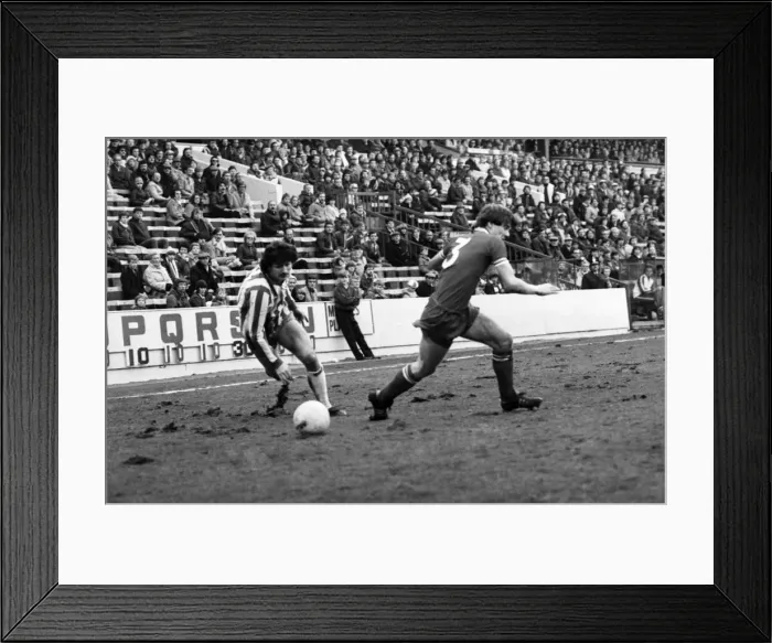 Framed Print : English League Division Two match. Sheffield Wednesday 2 v Leicester City 0 Framed Print : English League Division Two match. Sheffield Wednesday 2 v Leicester City 0