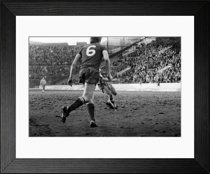 Framed Print : English League Division Two match. Sheffield Wednesday 2 v Leicester City 0 Framed Print : English League Division Two match. Sheffield Wednesday 2 v Leicester City 0