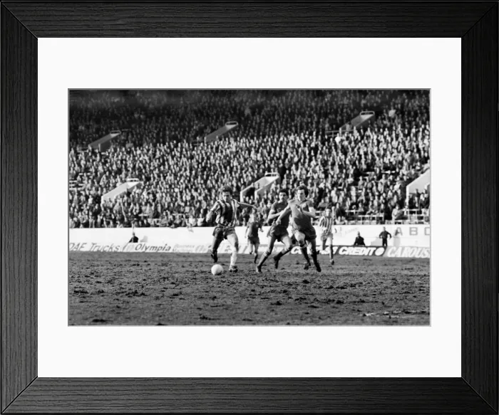 Framed Print : English League Division Two match. Sheffield Wednesday 2 v Leicester City 0