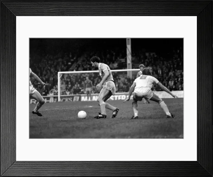 Framed Print : English League Division One match at Maine Road. Manchester City 0 v Birmingham City 0 Framed Print : English League Division One match at Maine Road. Manchester City 0 v Birmingham City 0