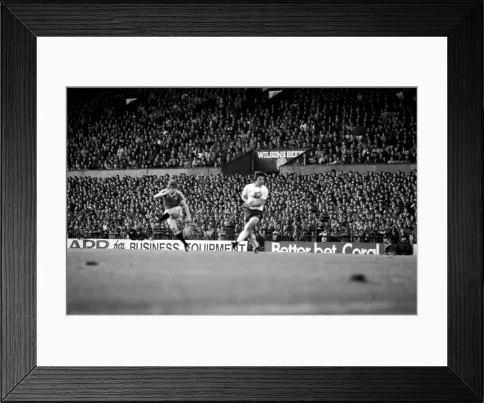 Framed Print : Emglish League Division One match. Manchester United 1 v Tottenham Hotspur 0 Framed Print : Emglish League Division One match. Manchester United 1 v Tottenham Hotspur 0