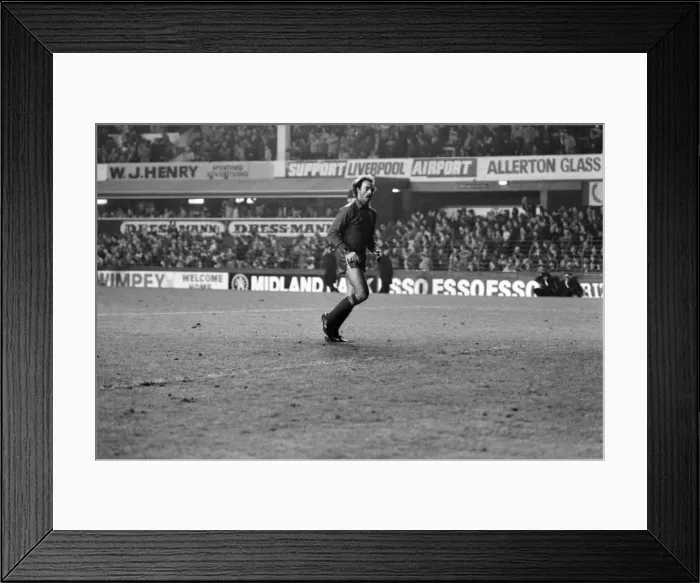 Framed Print : English League Division One match at Goodison Park. Everton 0 v Liverpool 5