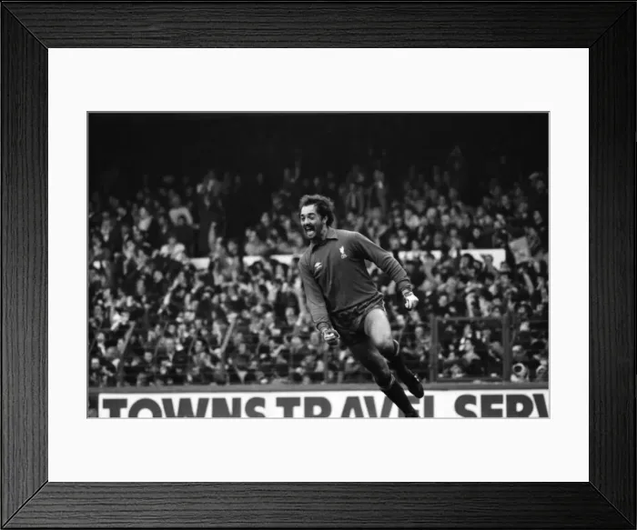 Framed Print : English League Division One match at Goodison Park. Everton 0 v Liverpool 5