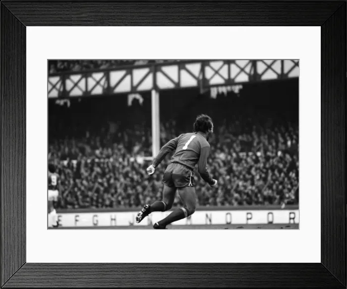 Framed Print : English League Division One match at Goodison Park. Everton 0 v Liverpool 5 Framed Print : English League Division One match at Goodison Park. Everton 0 v Liverpool 5