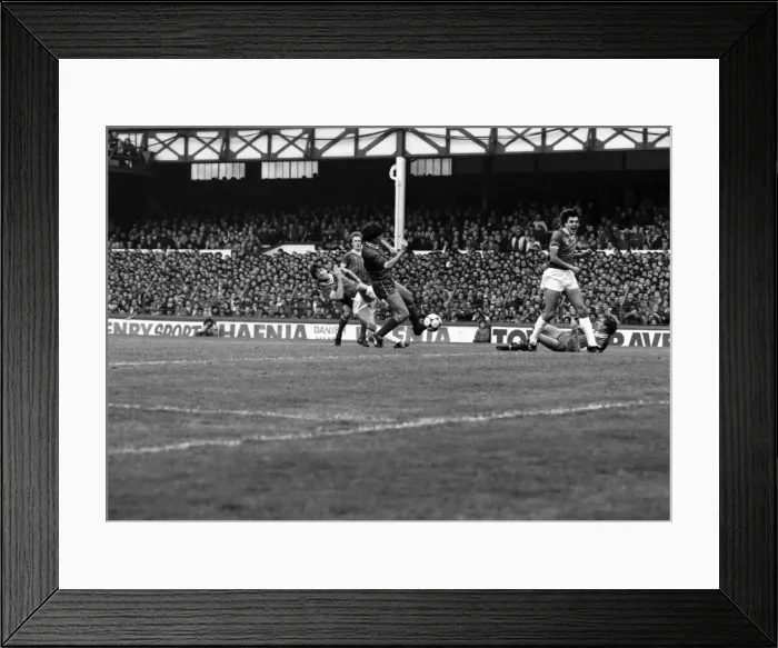 Framed Print : English League Division One match at Goodison Park. Everton 0 v Liverpool 5 Framed Print : English League Division One match at Goodison Park. Everton 0 v Liverpool 5