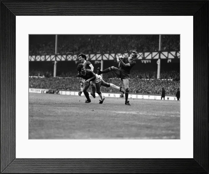 Framed Print : English League Division One match at Goodison Park. Everton 0 v Liverpool 5 Framed Print : English League Division One match at Goodison Park. Everton 0 v Liverpool 5